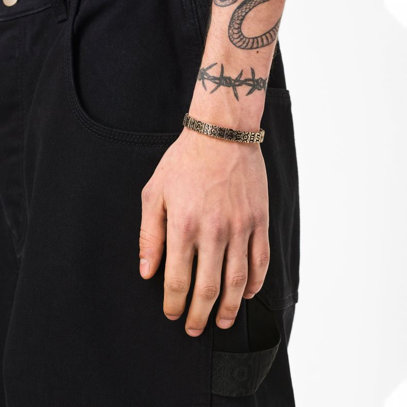 JLX82423 Marc Jacobs det monogramgraverade armbandet