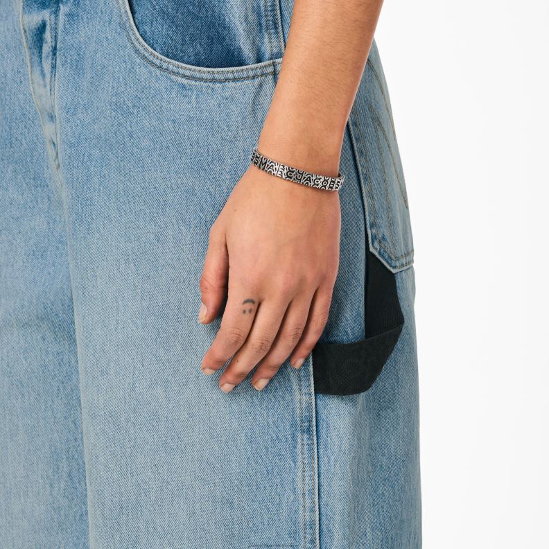 JLX82424 Marc Jacobs det monogramgraverade armbandet