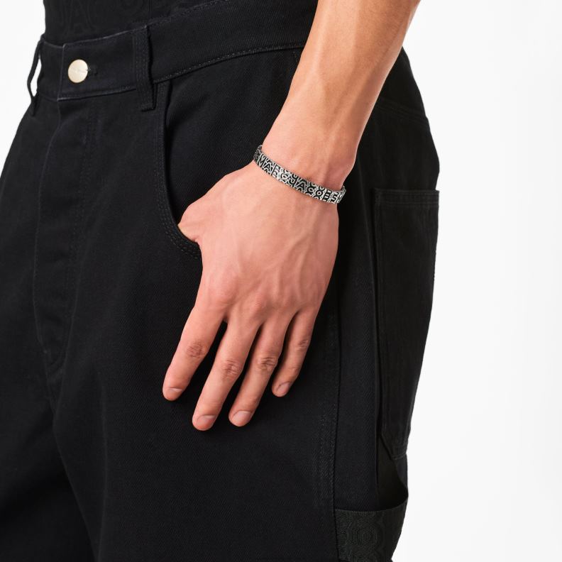 JLX82424 Marc Jacobs det monogramgraverade armbandet